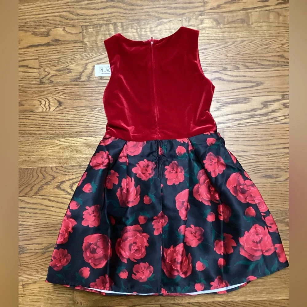 Children’s Place Velvet and taffeta Floral dress. Size 8
